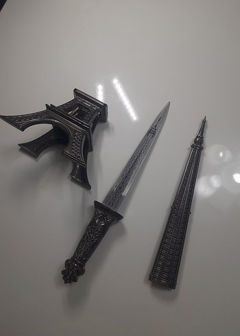 Siyah Eyfel Kulesi Figürü Kılıçlı - Görsel 3