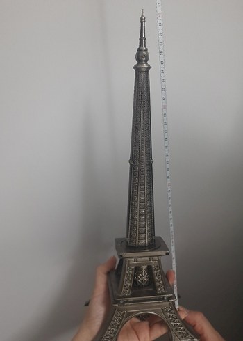 Siyah Eyfel Kulesi Figürü Kılıçlı - Görsel 14