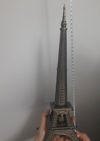 Siyah Eyfel Kulesi Figürü Kılıçlı - Görsel 11