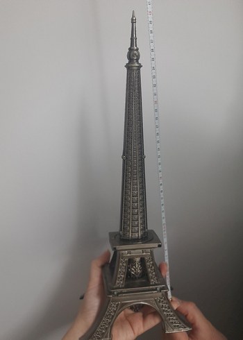 Siyah Eyfel Kulesi Figürü Kılıçlı - Görsel 13