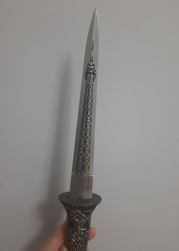 Siyah Eyfel Kulesi Figürü Kılıçlı - Görsel 5