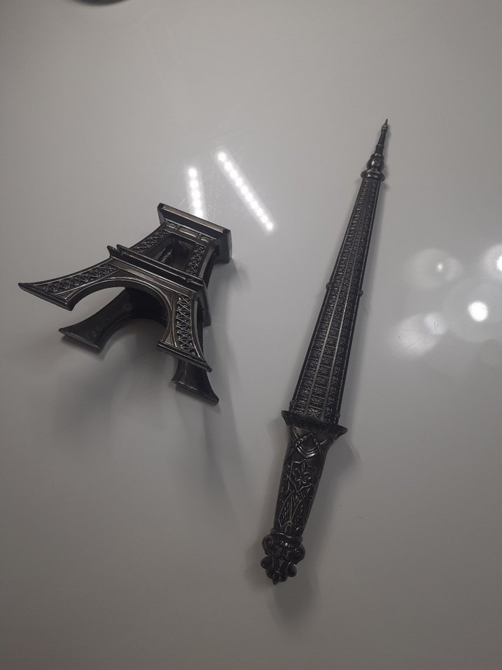 Siyah Eyfel Kulesi Figürü Kılıçlı - Görsel 4