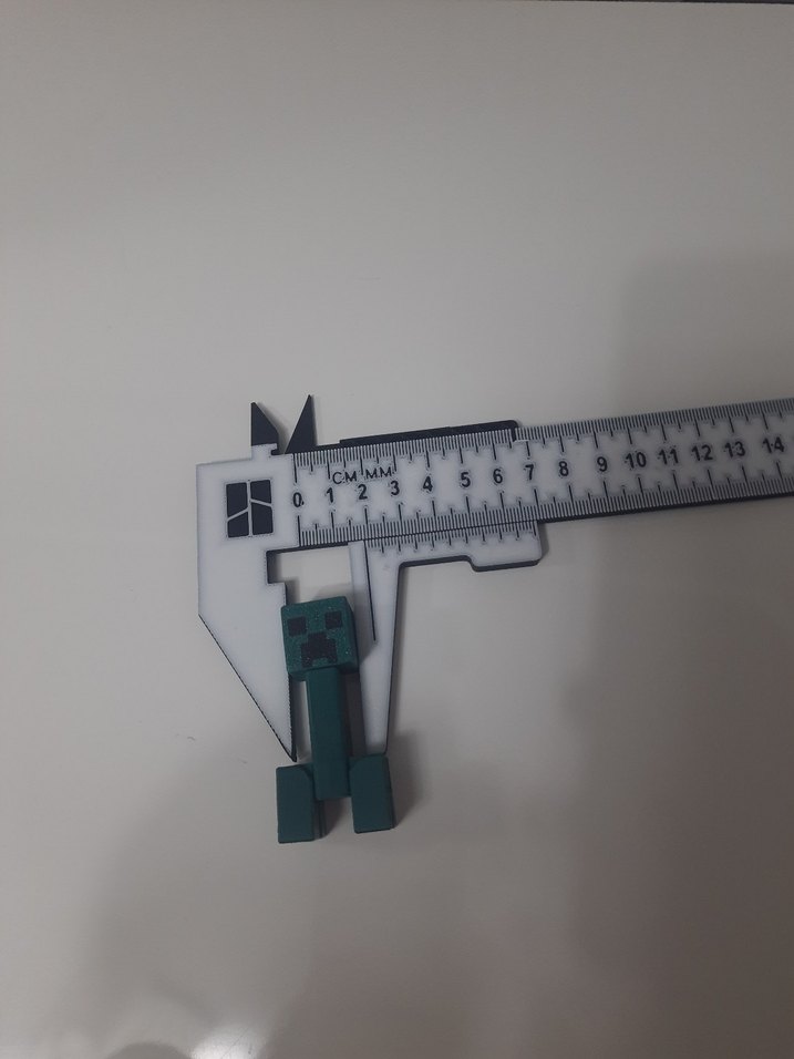 Koyu Yeşil Minecraft Creeper Figürü - Görsel 3