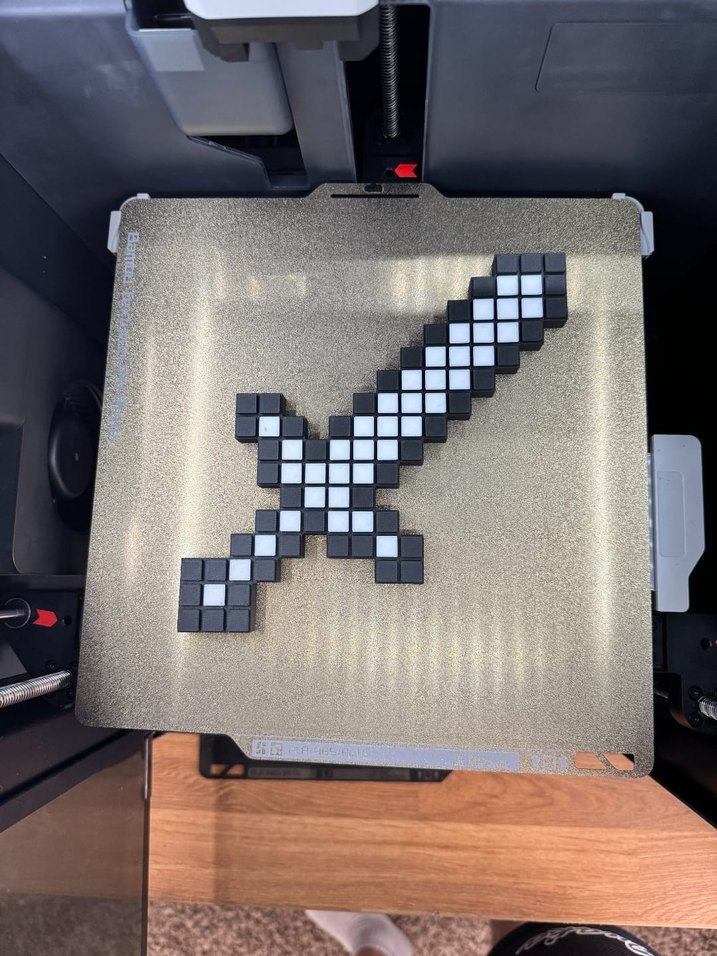 Piksel Tasarımlı Siyah-Beyaz Kılıç Figürü 3D yazıcı MineCraft - Görsel 4