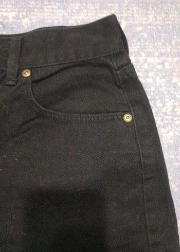 Siyah Rahat Kesim Mini Denim Şort - Görsel 4