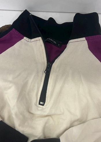 Yarım Fermuarlı Mor ve Beyaz Sweatshirt - Görsel 2