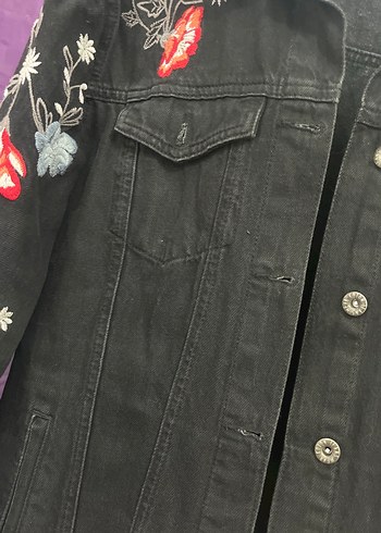 Nakışlı Siyah Kadın Kot Ceket - Görsel 3