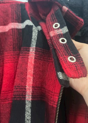 Kemer Detaylı Kırmızı Ekose Kadın Mont - Görsel 2