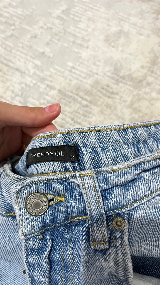 Gri Yırtık Detaylı Kadın Denim Jean - Görsel 3