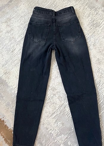 Siyah Yüksek Bel Mom Jeans - Görsel 3