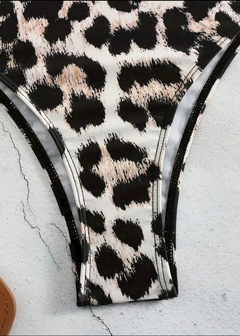 Leopar Desenli Fermuarlı Sörf Mayosu - Görsel 2