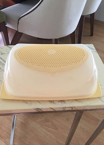 Tupperware peynir kabı