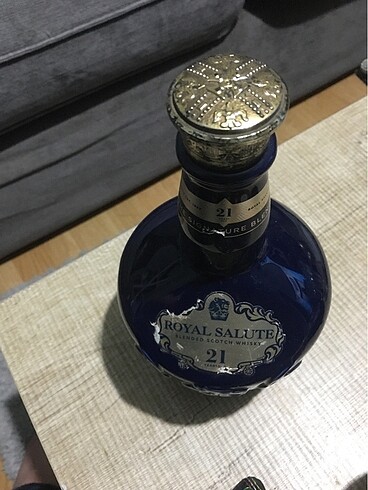 Royal Salute viski şişesi