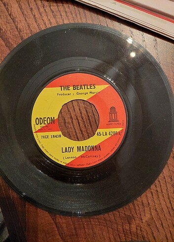 Beatles severlere orj 45 lik
