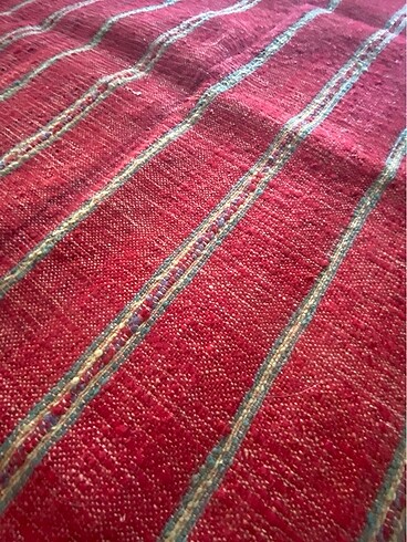 El dokuma kilim örtü