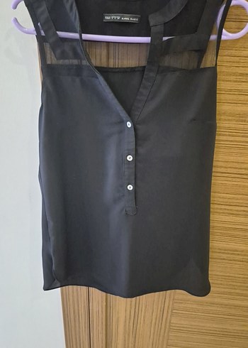 Düğmeli Siyah V Yakalı Kolsuz Bluz