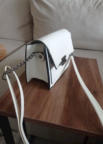 Beyaz Deri Kadın Çanta Tokalı - Görsel 2