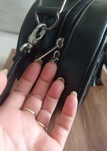 Siyah Deri Yuvarlak Gotik Çanta - Görsel 3