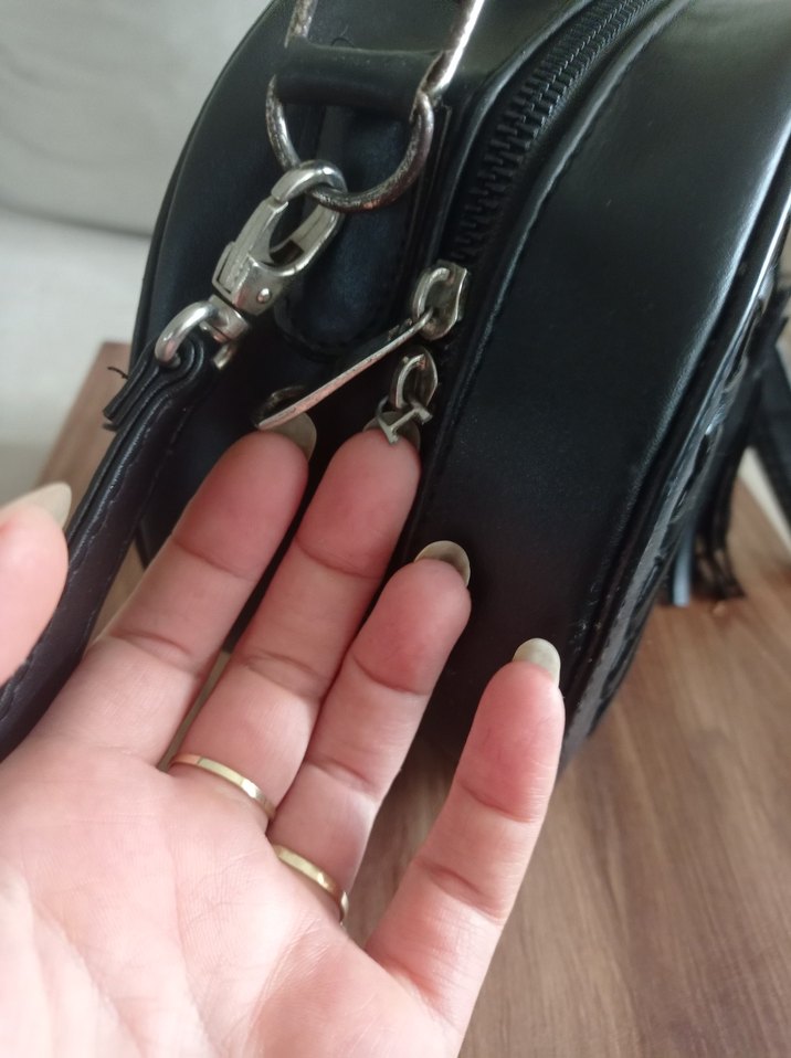 Siyah Deri Yuvarlak Gotik Çanta - Görsel 3