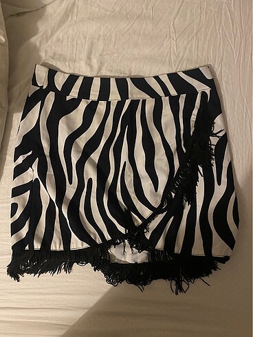 Zebra püsküllü etek