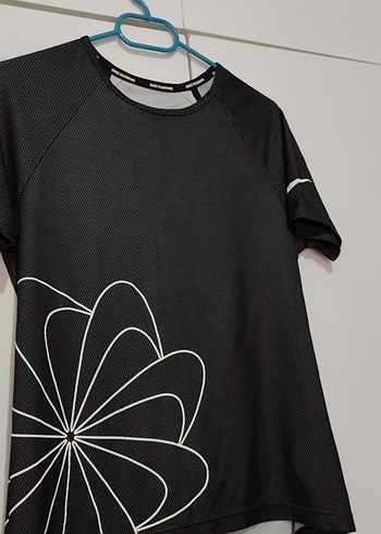 Nike Baskılı Kısa Kollu Tişört - Görsel 4