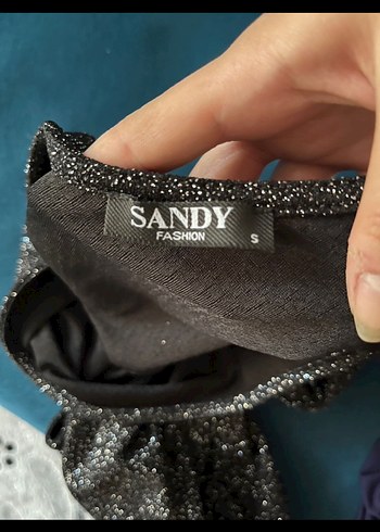 Tek Kollu Parlak Siyah Mini Elbise - Görsel 3