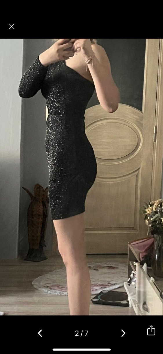 Tek Kollu Parlak Siyah Mini Elbise - Görsel 2