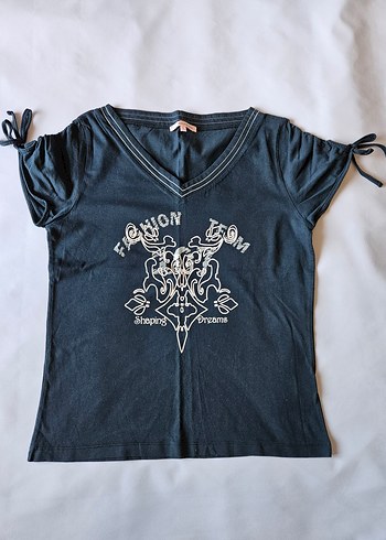 V Yaka Baskılı Kısa kollu T. Shirt