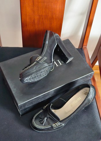 Divarese Klasik Siyah Deri Topuklu  Kadın Ayakkabı - Görsel 5