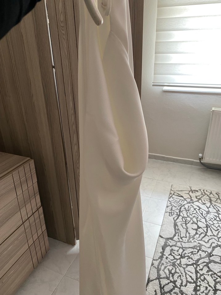 Beyaz Uzun Düz elbise - Görsel 4