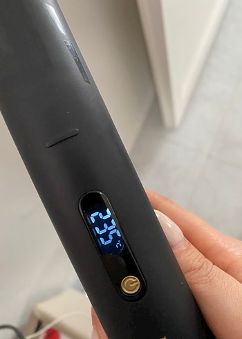 Siyah Dijital Ekranlı Saç Düzleştirici - Görsel 4