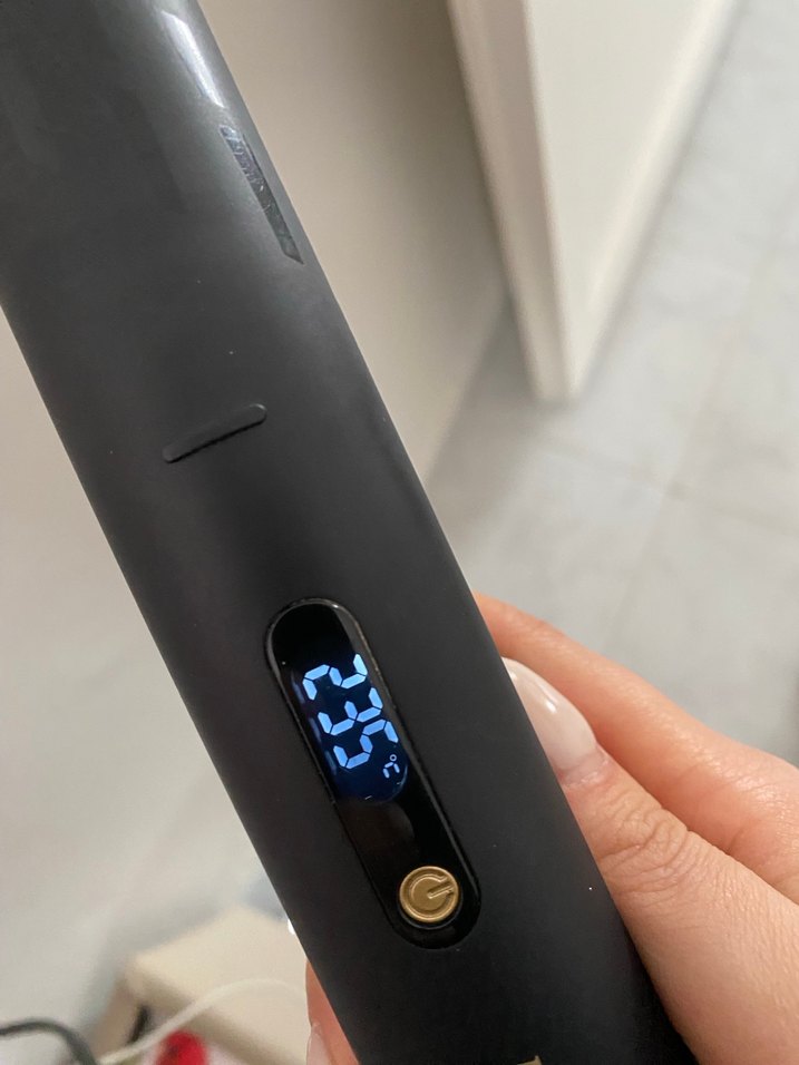 Siyah Dijital Ekranlı Saç Düzleştirici - Görsel 4