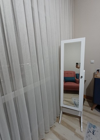 Beden aynalı takı dolabı