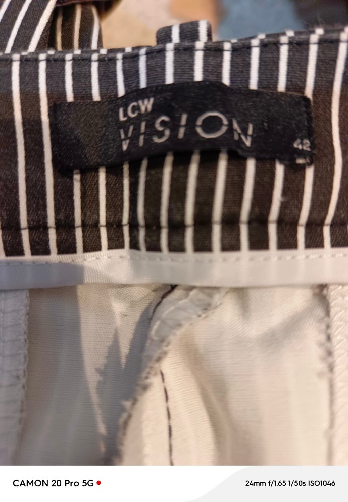 Kadın Gri Çizgili Pilili Kumaş Pantolon - Görsel 2