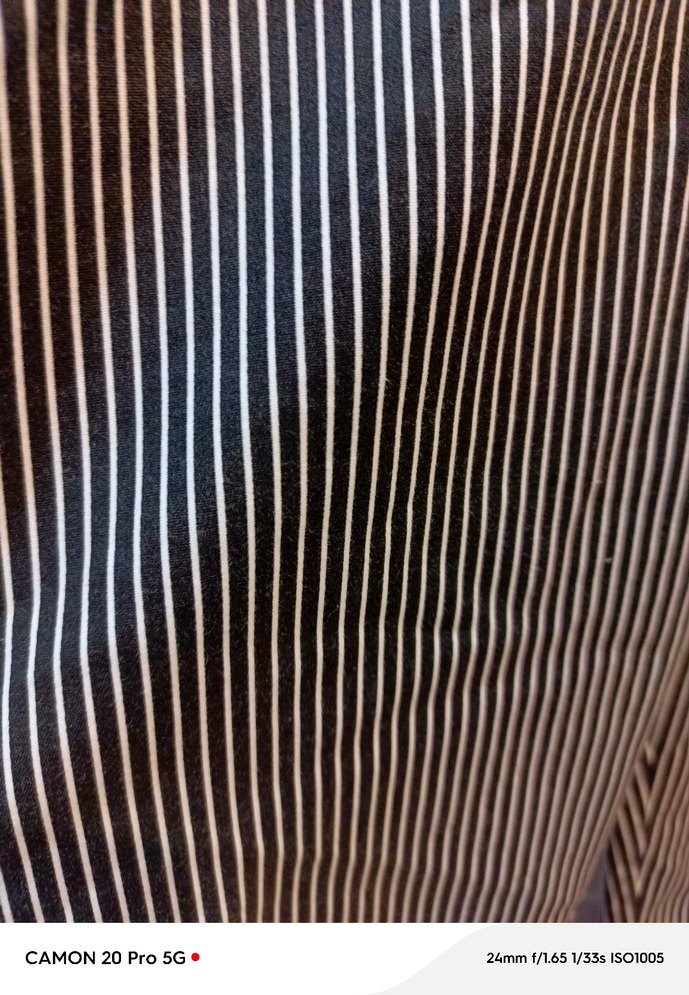 Kadın Gri Çizgili Pilili Kumaş Pantolon - Görsel 3