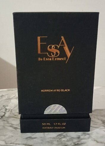  Essay parfüm kutusu 