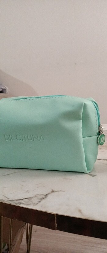 Farmasi makyaj çantası hediyeli çay ağacı ürünleri  - Görsel 2