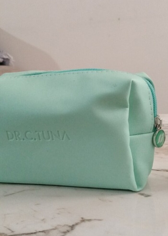 Farmasi makyaj çantası hediyeli çay ağacı ürünleri  - Görsel 2