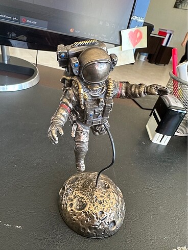 Uçan astronot