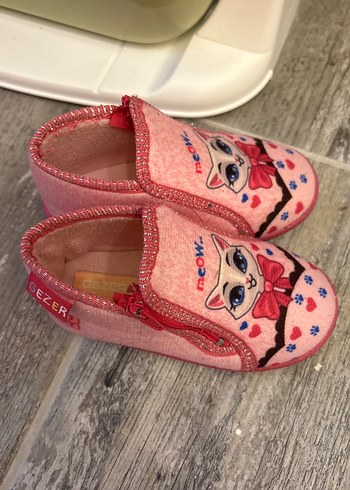 Kız Çocuk Pembe Sıcak Nakışlı Ev Terliği - Görsel 2