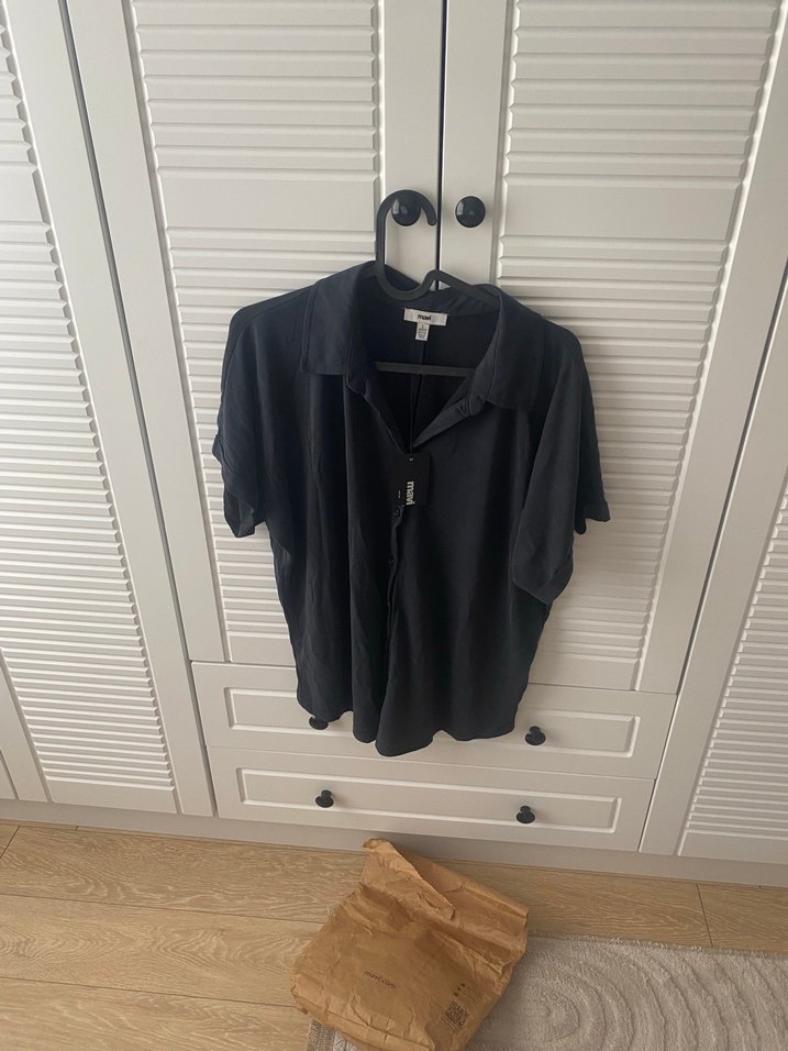 Siyah Tensel Kumaş Gömlek, Kısa Kollu, Salaş Kesim MAVİ JEANS - Görsel 4