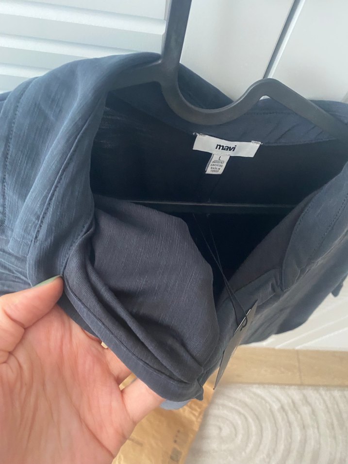 Siyah Tensel Kumaş Gömlek, Kısa Kollu, Salaş Kesim MAVİ JEANS - Görsel 5