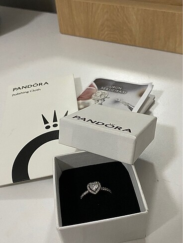 Pandora Pandora