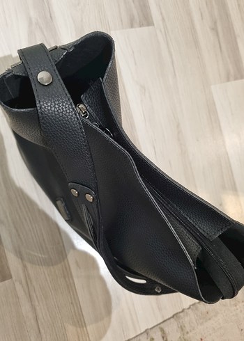 Siyah Deri Kadın Çanta Fermuarlı - Görsel 3