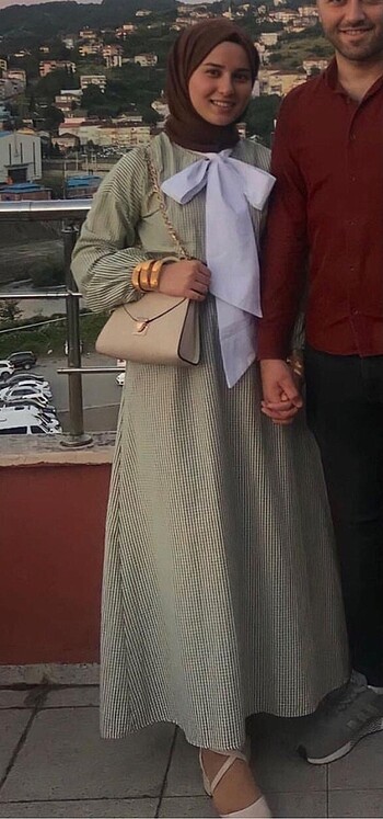 Fiyonklu elbise