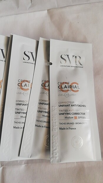 Lekeli hassas tüm ciltler için renkli spf 50 güneş korucuyu kre