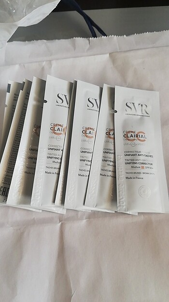 La Roche Posay Lekeli hassas tüm ciltler için renkli spf 50 güneş korucuyu kre