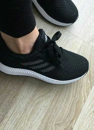 Adidas spor ayakkabı