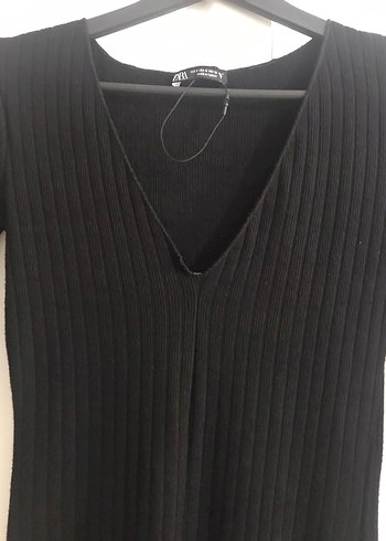 Siyah V Yakalı Uzun Kollu Dar Kesim Elbise Önden yırtmaçlı - Görsel 2