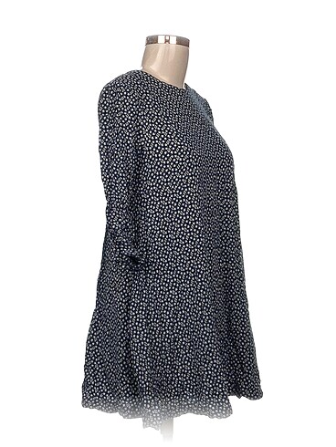 H&M H&M Kısa Elbise %70 İndirimli.